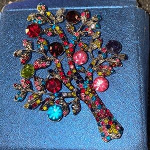 Tree brooch